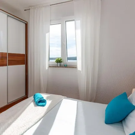 Mit Balkon Und Meerblick By Interhome Dramalj
