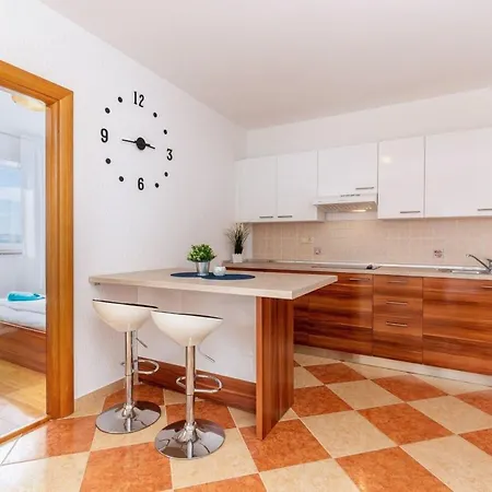 Apartament Mit Balkon Und Meerblick By Interhome *
