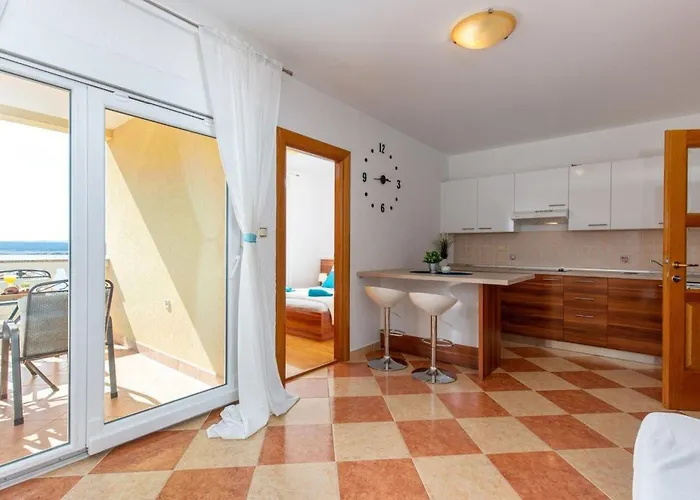 Apartment Mit Balkon Und Meerblick By Interhome