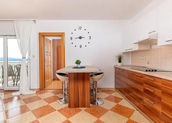 Mit Balkon Und Meerblick By Interhome Apartamento